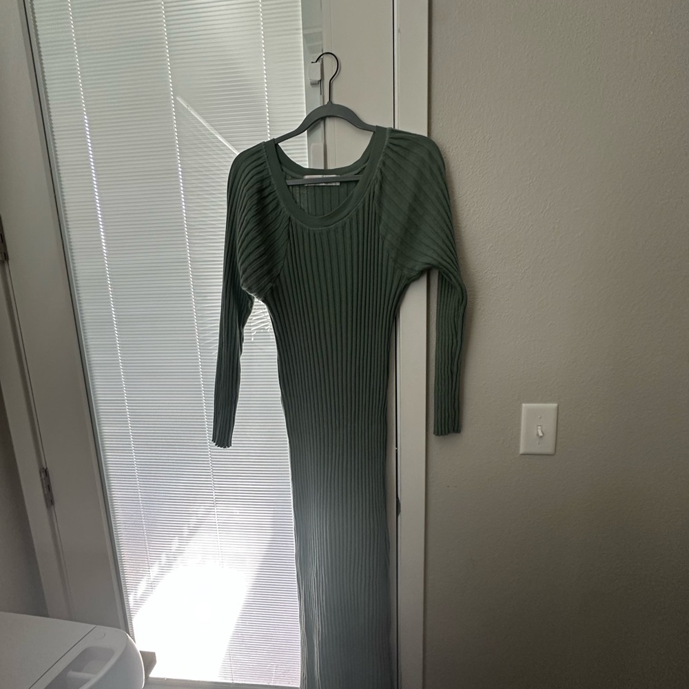 Elegant Green Ribbed Knit Dress